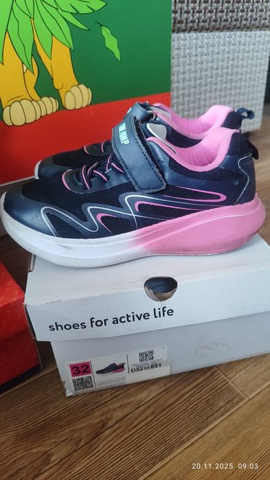 Обувь для девочки.