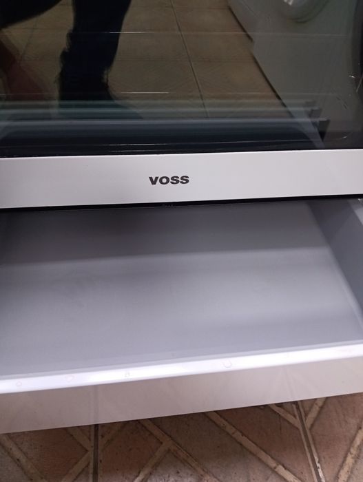 Свободно стояща печка с керамичен плот VOSS   с две години Гаранция!