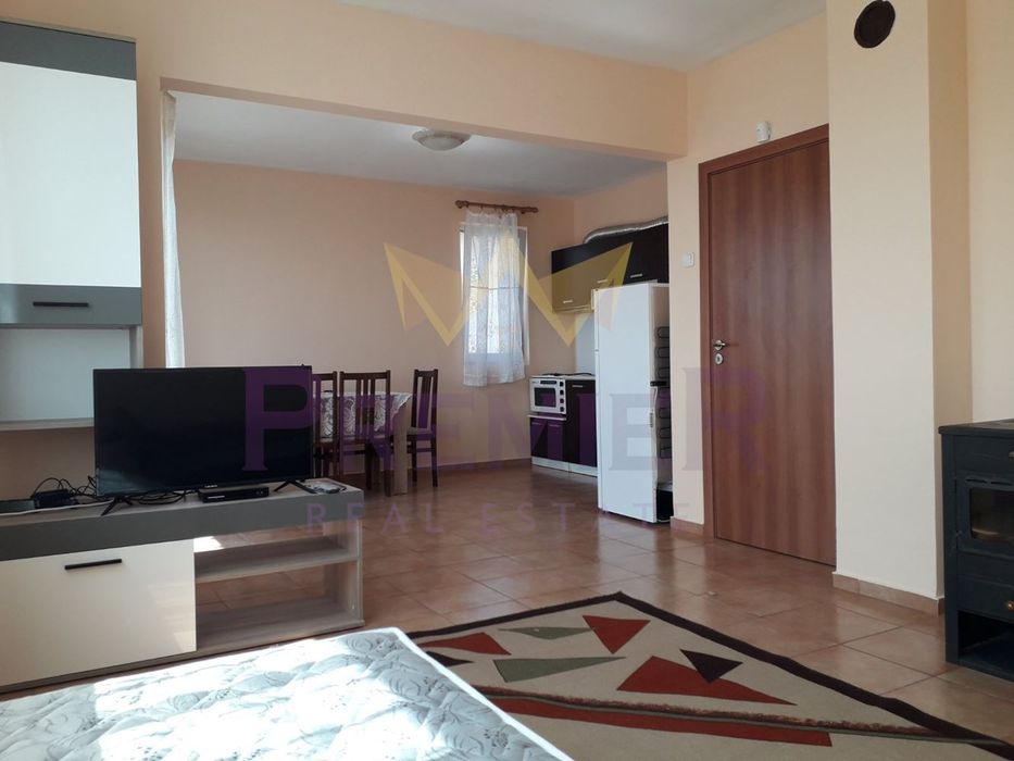 Етаж от къща, с. Звездица