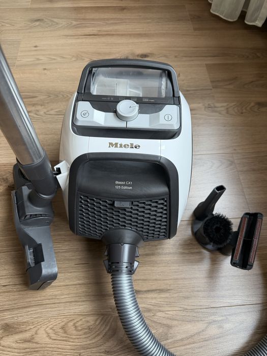 Aspirator Miele fara sac (comp.praf), in stare excelenta