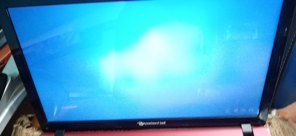 продавам лап тоя packard bell