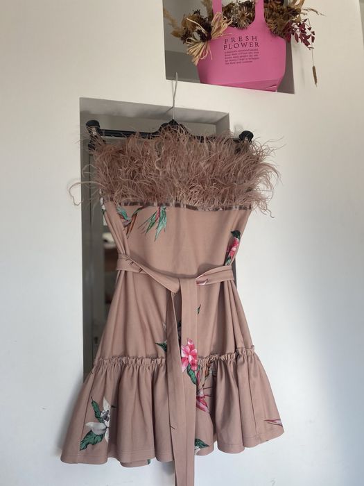 Рокля с пера