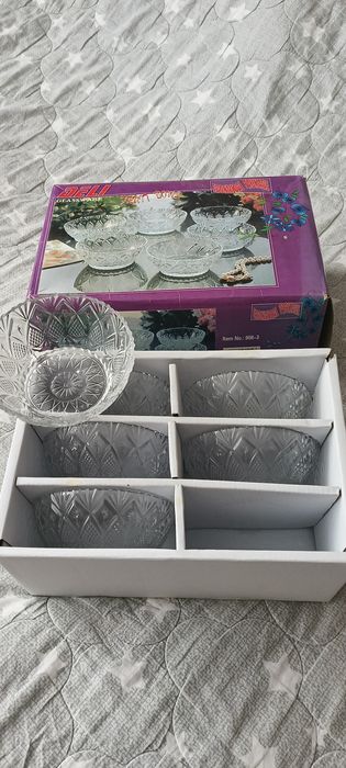 Салатницы из стекла.