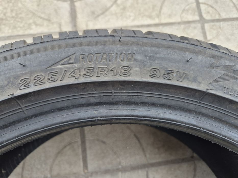 1бр. Зимна гума 225/45/18 95V Bridgestone LM 005 24г.