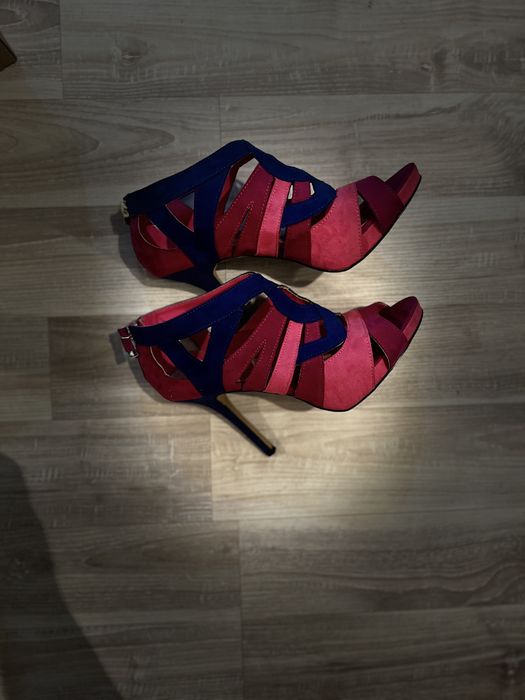 Туфли на шпильке