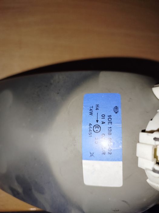 Отражатель в фару VW T4