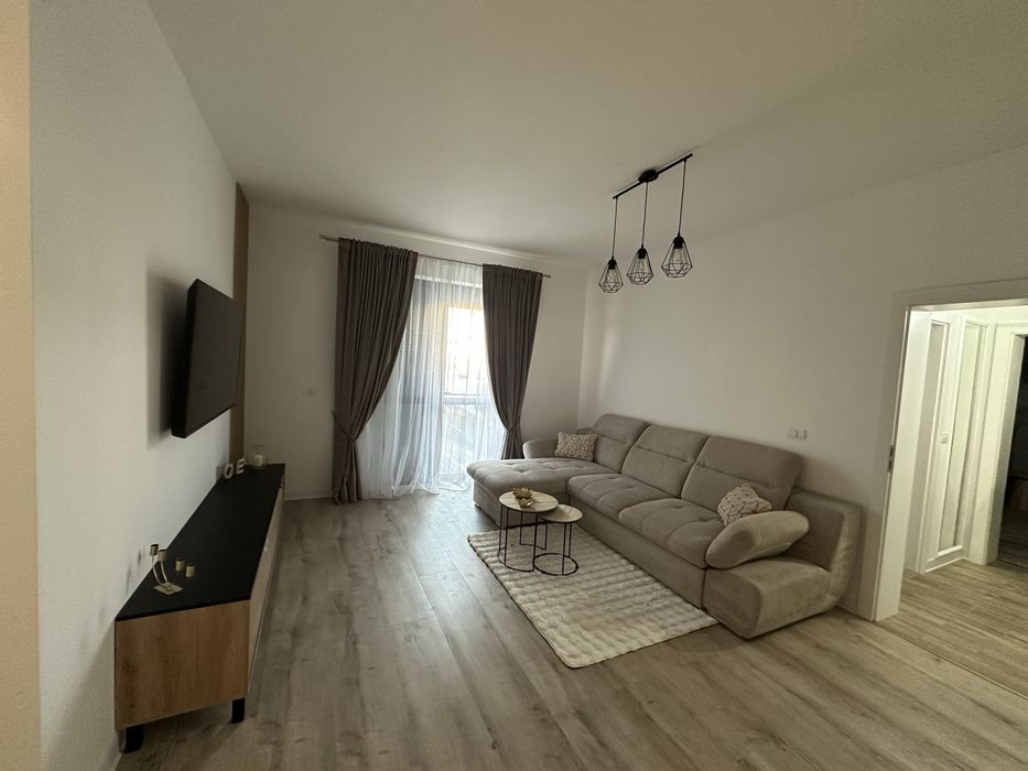 Inchiriez apartament 2camere in spate la ESSO Giroc