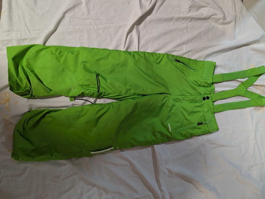 Pantaloni SCHI WED’ZE – verzi, cu bretele, buzunare ZIP | partie