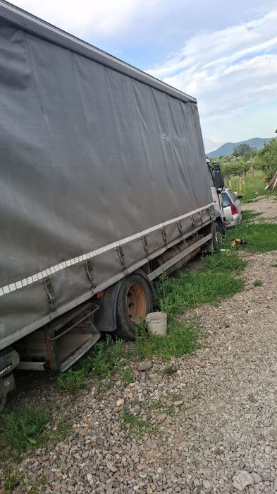 VOLVO  FL 220 2005