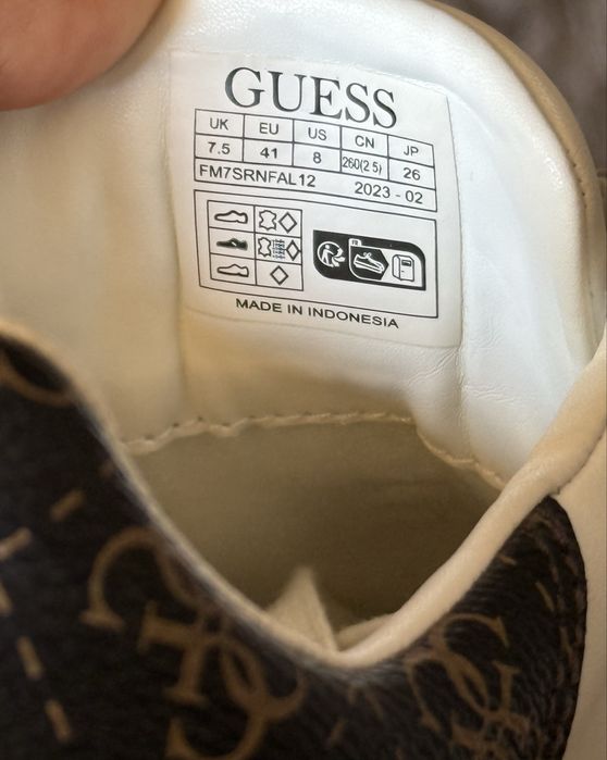 Кожени обувки GUESS