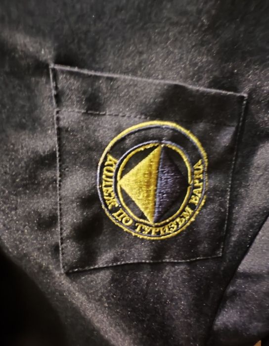 Дамска униформа/риза на Колежа по туризъм Варна.Размер М