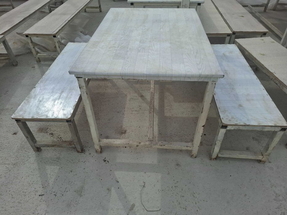 Стол для приёма пищи комплект