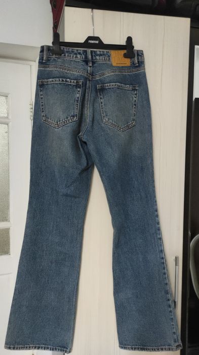 Джинсы Stradivarius