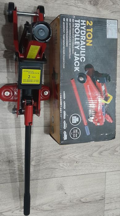 Домкрат подкатной 2тон