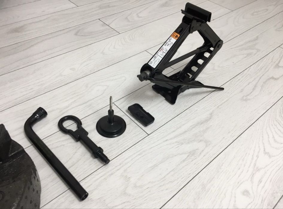 Kit Roata Rezerva Slim Ford 5x108 R16 Cric, Cheie Roti