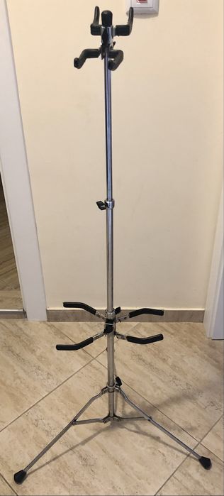 Сгъваема метална стойка за китари