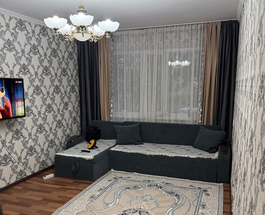 Продается диван в отличном состояний