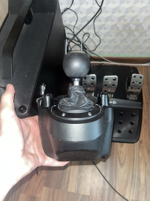Volan Logitech G29 + schimbator Logitech (se negochieaza usor)