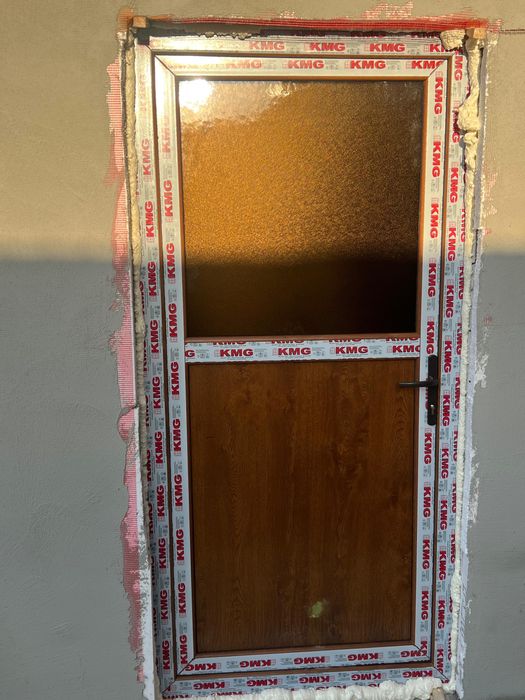 Vând geamuri și uși termopan noi și second hand