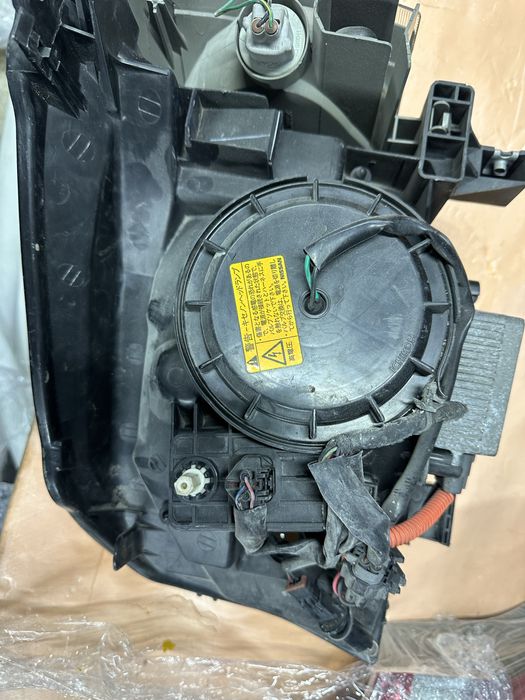 Фара на Ниссан Х