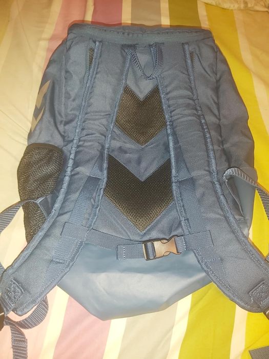 Раница тънка Hummel и нови раници на Adidas