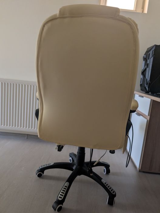 Scaun de birou cu masaj .