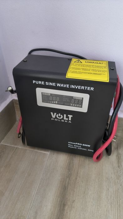 Sursă UPS VOLT 800 VA, 500 W, 12/230 V, sinus pur, defect.