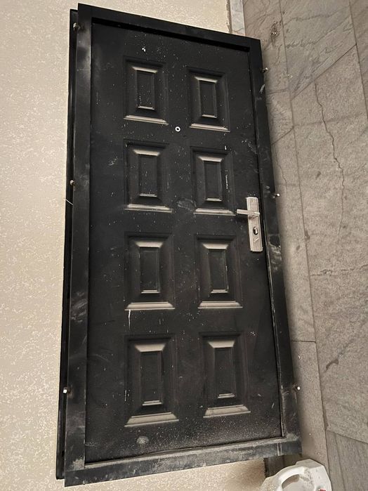 Темир эшик сотилади