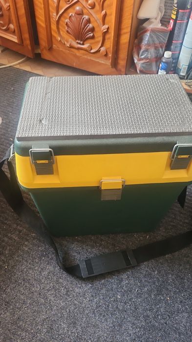 Срочно!!!   Продам рыбацкий ящик-стульчик-столик