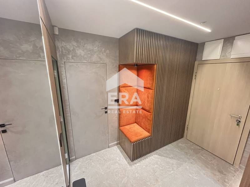 Продава се Тристаен апартамент в Варна, Възраждане 1 - 108 кв.м за 2593 €/кв.м - Снимка #7