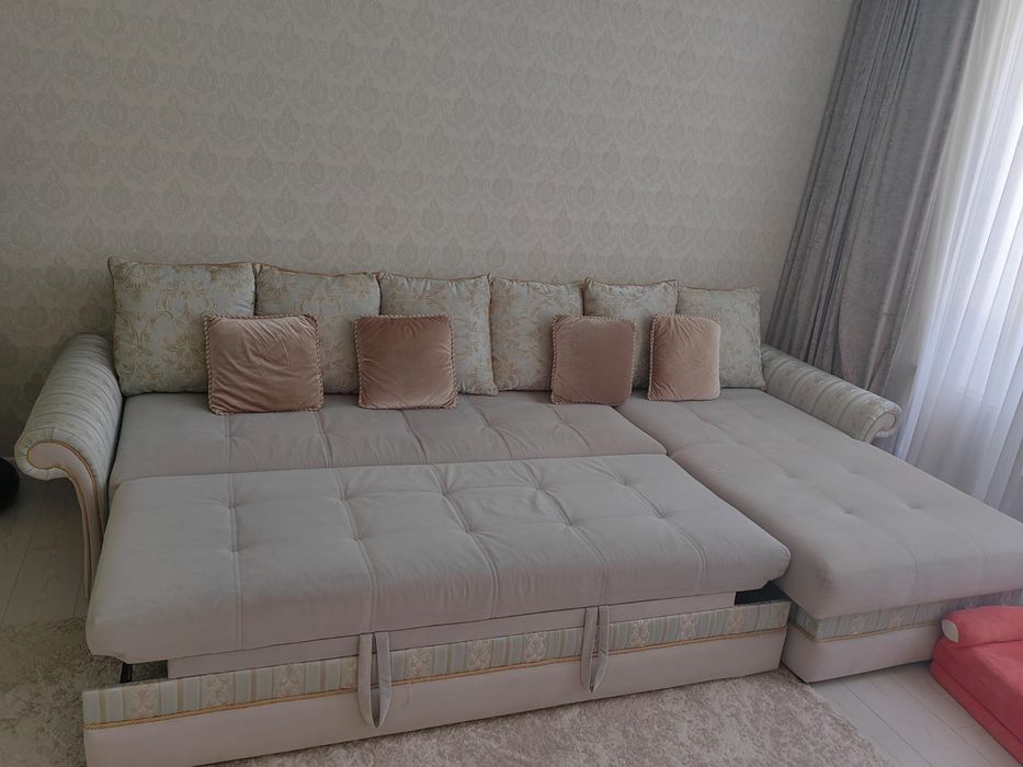 Раскладной, угловой, 4х местный диван