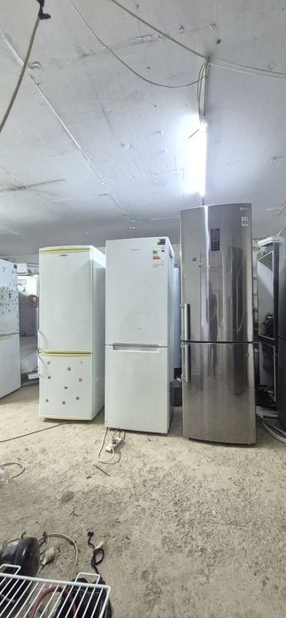 Холодильник 180см 60см Чистый Без запаха морозит и холодит