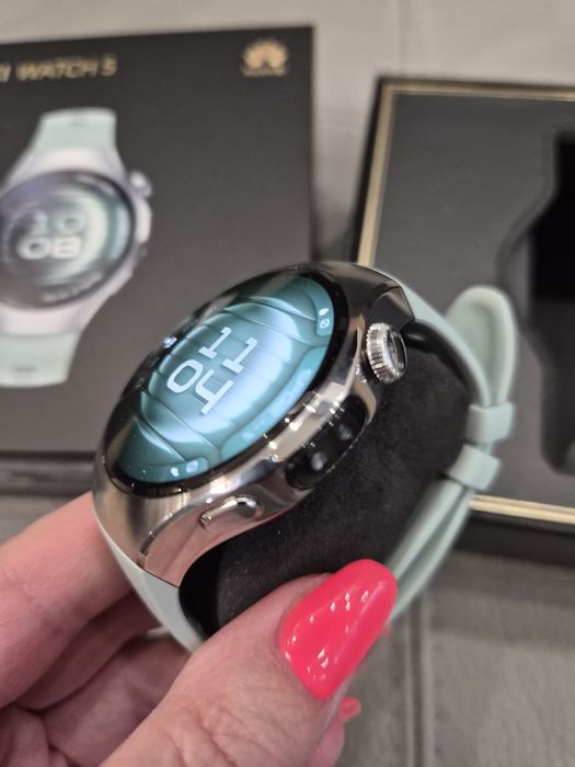 Huawei Watch 5 42 mm,Green, в гаранция до 17.05.2027