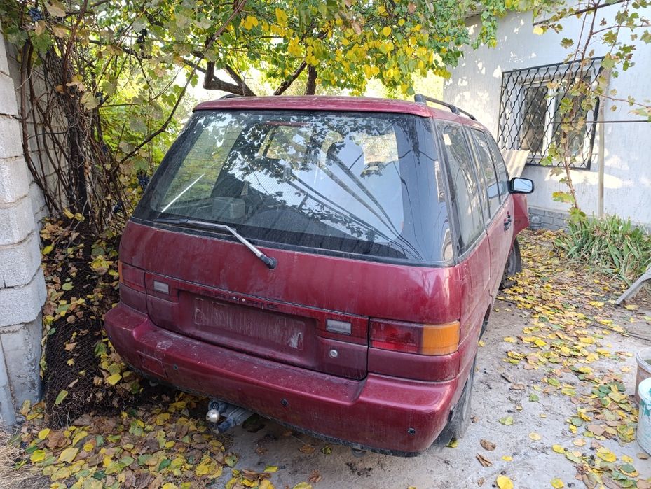 Ниссан прейра 1992г.