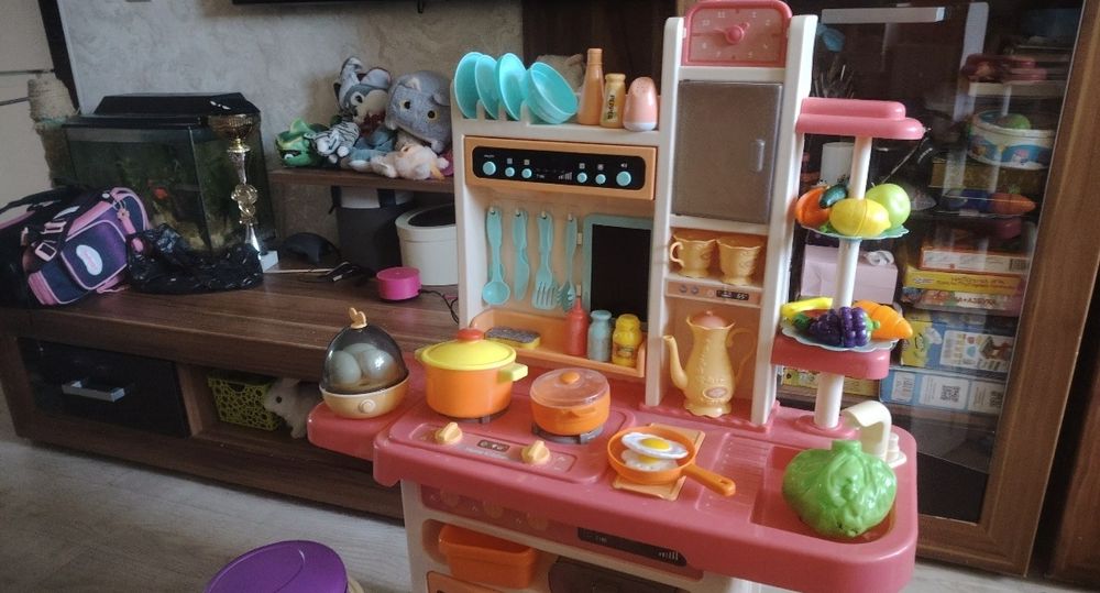 Продам детскую кухню