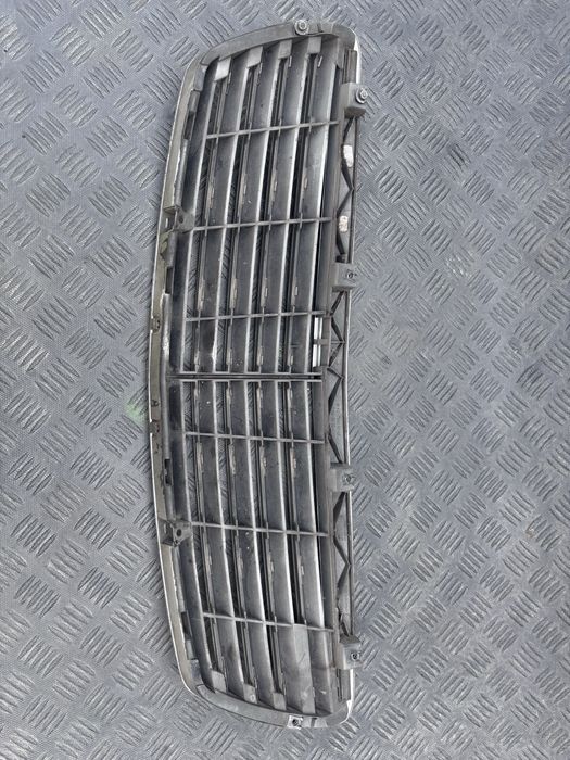 Решетка капота мерседес w 211