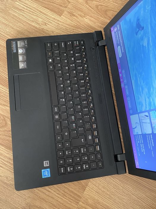 Laptop Lenovo Slim Display 15,6 inch led,Windows 10 Pro,4gb ram ddr3,SSD 130gb m, baterie buna  cu incarcator