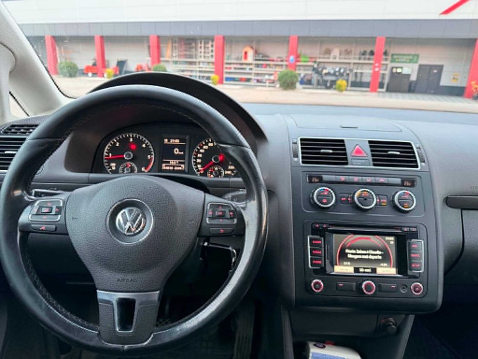 Volkswagen Touran 2013 1.6 tdi manual