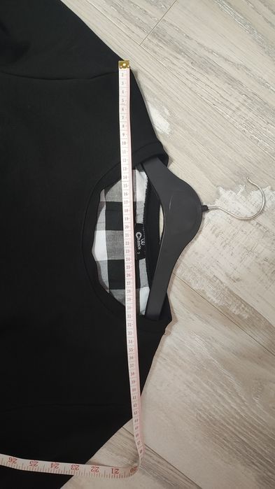 Рокля с интересен гръб