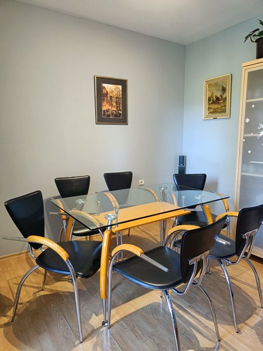 Стъклена трапезна маса и 6 стола