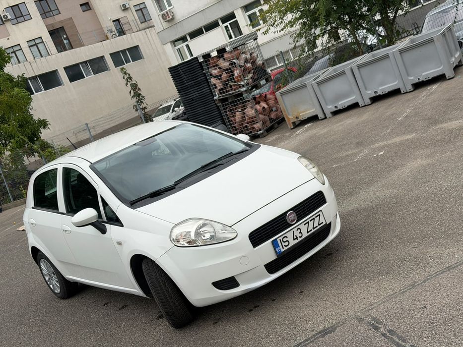 Fiat Punto 2011 diesel 1.3 / consum foarte mic/ model euro 5