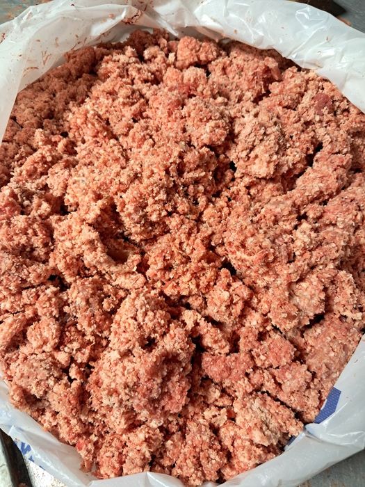 Еттің ұнтағы сатылады.