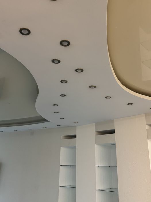 Светильники.