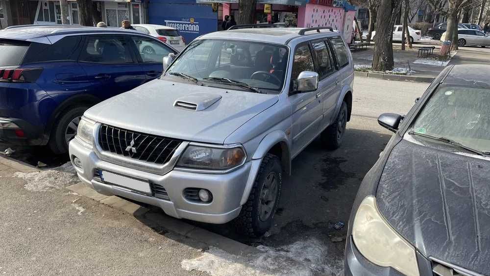 Mitsubishi Pajero Sport 4x4  2,5D,   7000 Euro +TVA