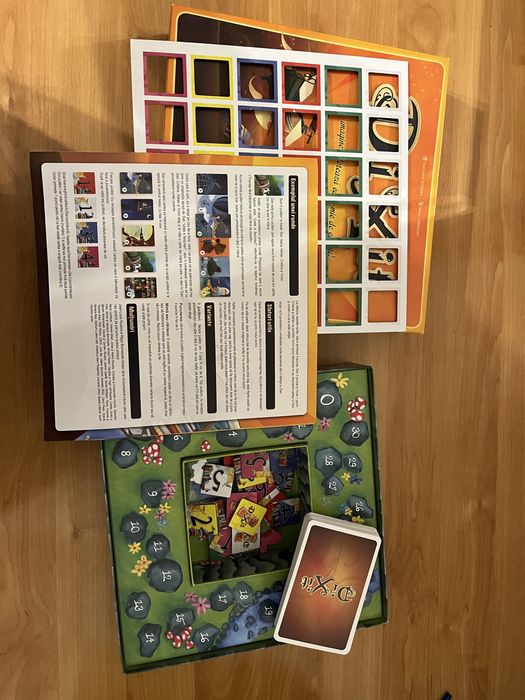 Joc Dixit boardgame (stare foarte bună)