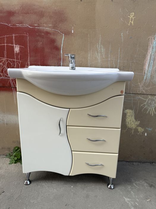 Продам раковину с тумбой