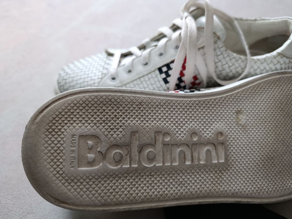 Оригинал белые кроссы Baldinini 42 размер