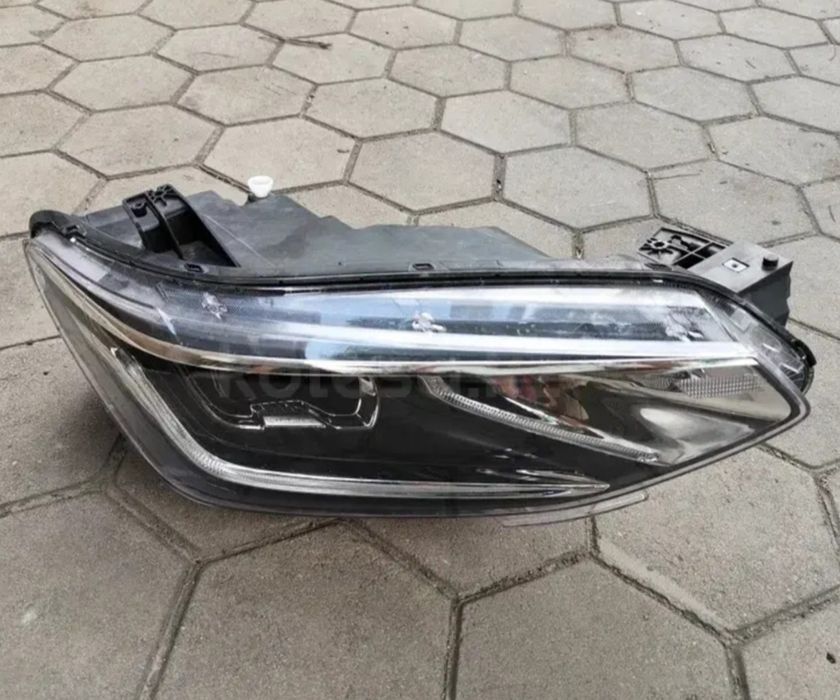 Фара  Chevrolet Tracker 24 года