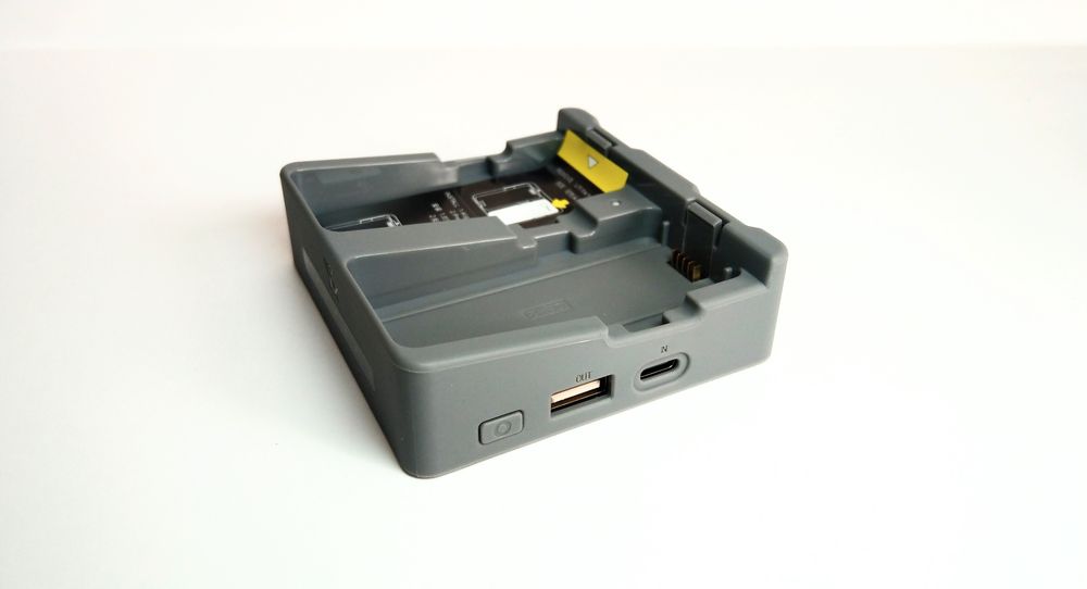 Хаб для зарядки DJI Neo2