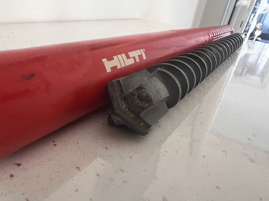 Свредел  на марката HILTI